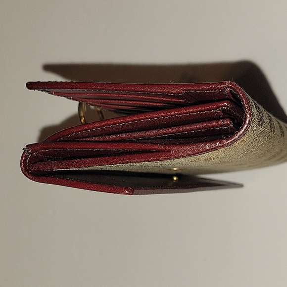 🚨GUCCI GG CANVAS HORSEBIT CLASP WALLET🚨 - Picture 5 of 12